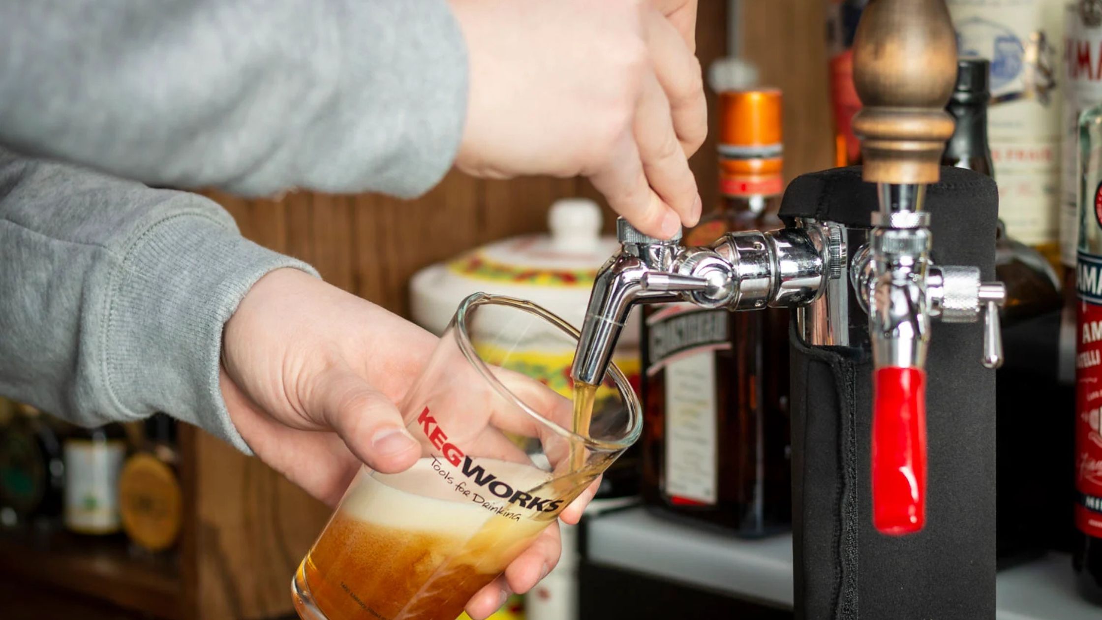 How to Pour Beer the Right Way